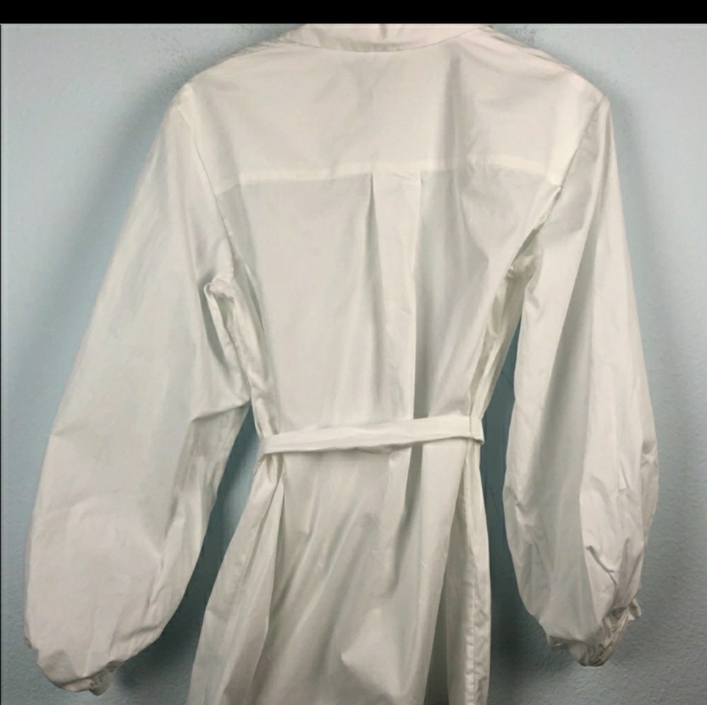 Ballon sleeved white oversized blouse - Picture 2 of 4